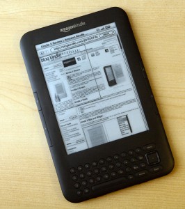  Kindle DX, Free 3G, 9.7 E Ink Display, 3G Works Globally :  Electronics