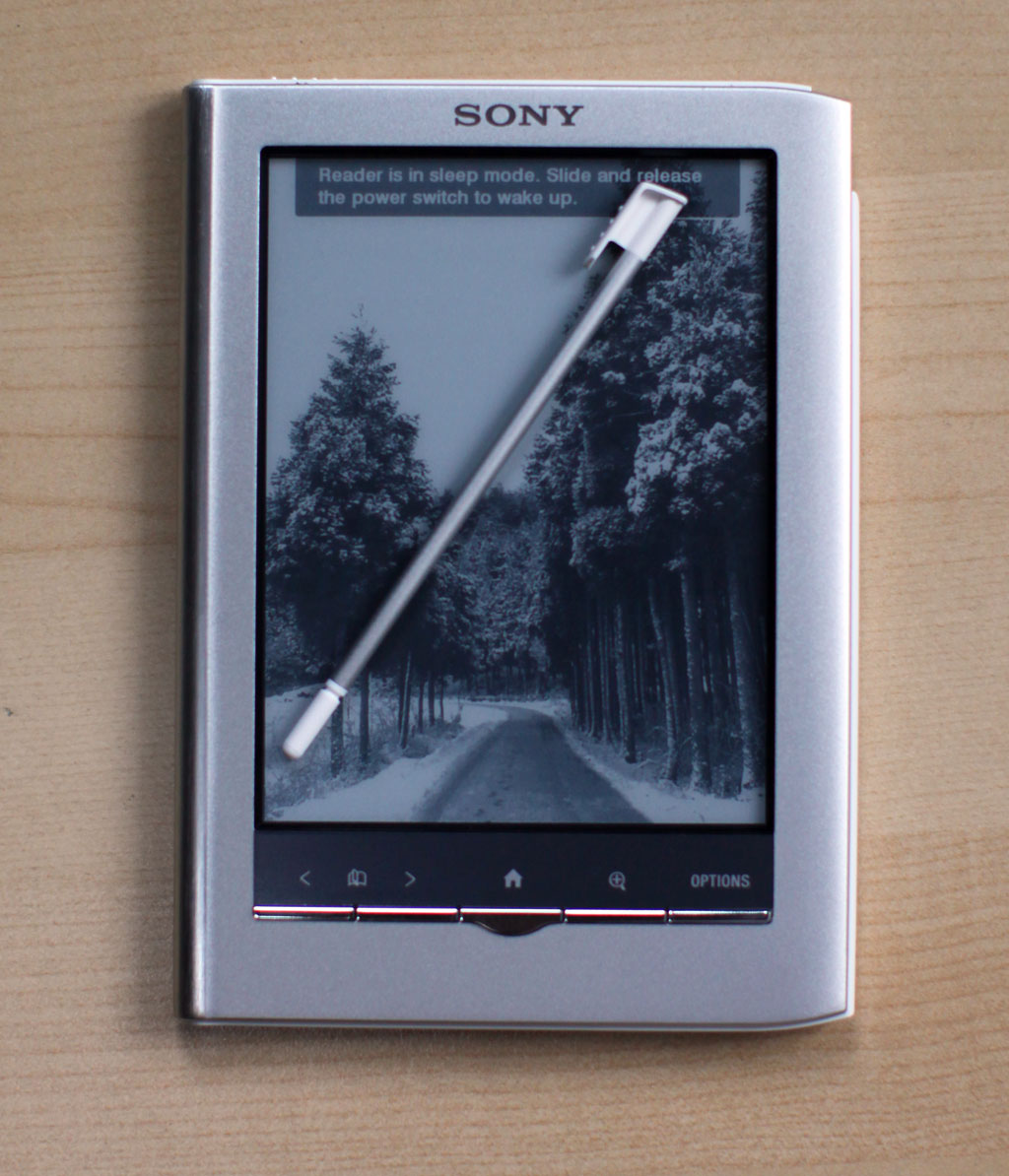 Kindle vs. Sony PRS-350 Review: First impressions, ergonomics and